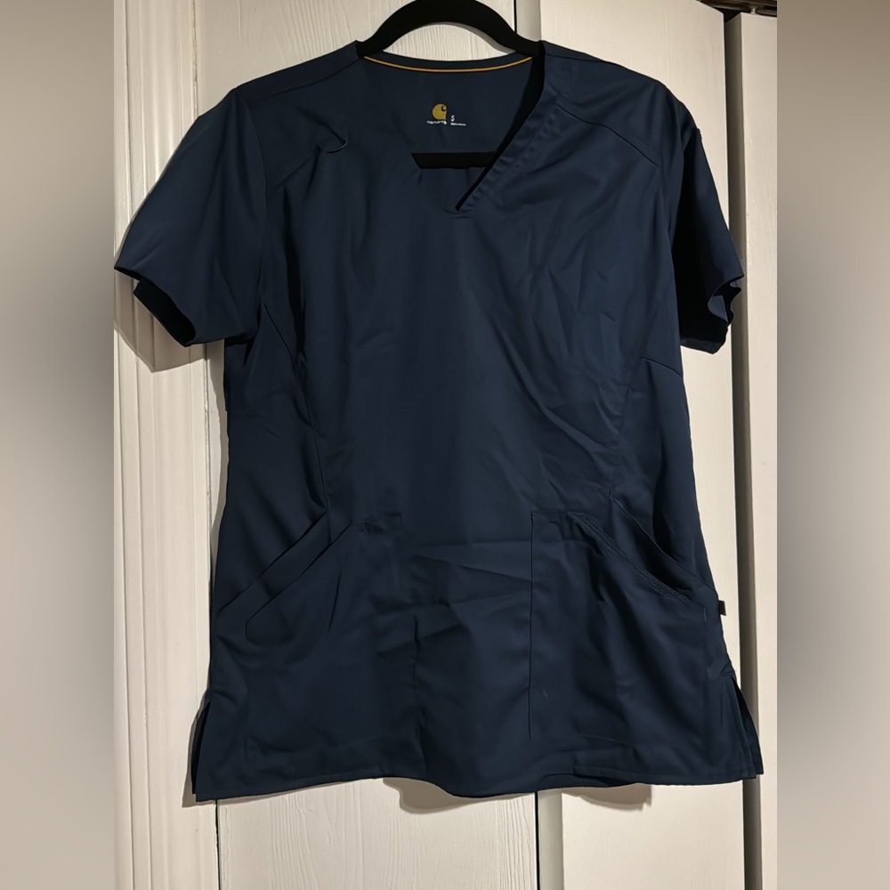 Women’s Carhartt scrub set
